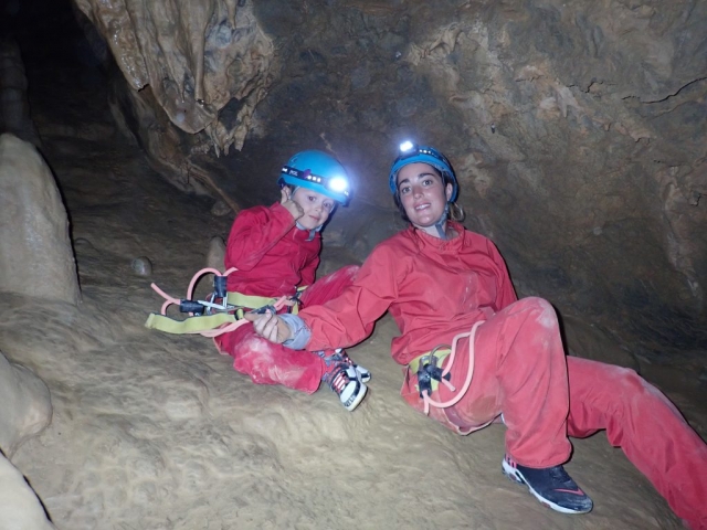  Speleologia nella grotta di Cazals