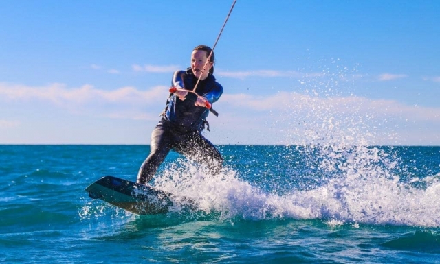  Come and rent your Kitesurfing equipment 