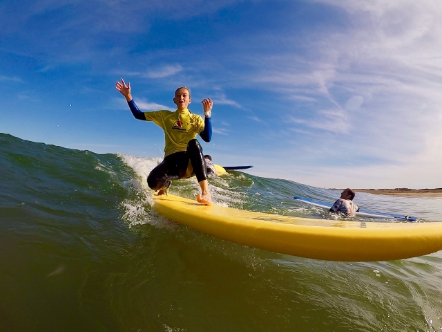 Venez apprendre à surfer ! 