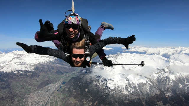  Volo con il paracadute sul Monte Bianco