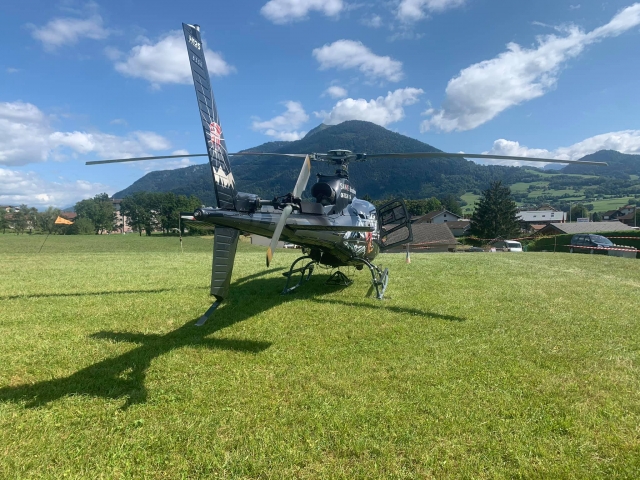  Abflug mit dem Helikopter 