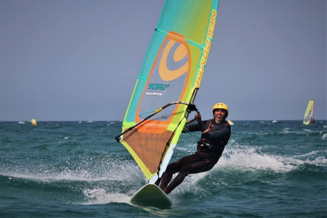  Windsurfen auf See 