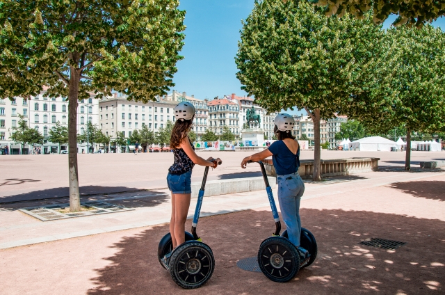  Admiration of the best landscapes of the City of Lights 