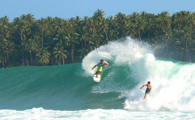 Surfea en la playa de Madrague 