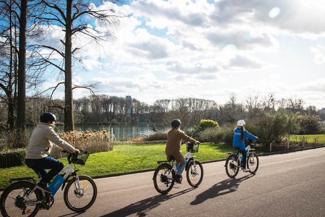  Der 16 Hektar große künstliche See im Lyoner Park 