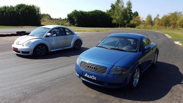 Voitures sur le circuit
