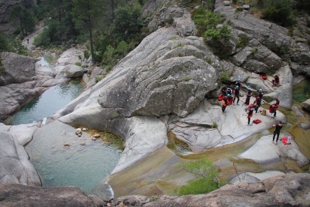 Excursión de barranquismo en Córcega 