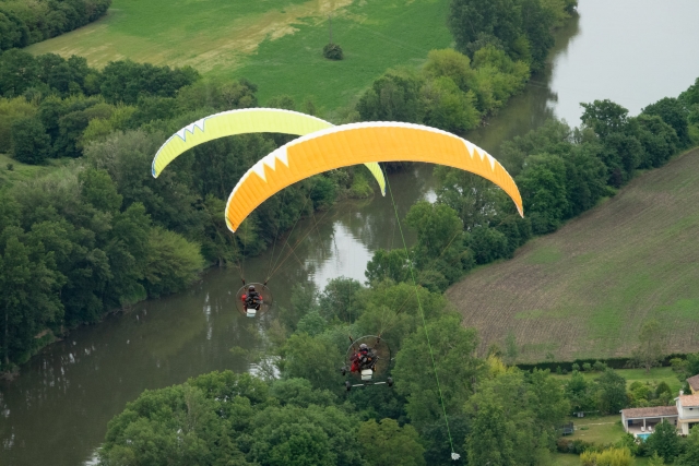  voe como um paramotor com um amigo 