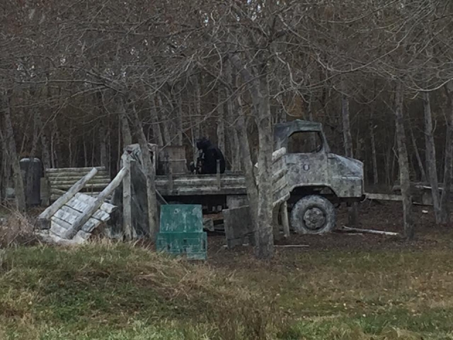  藏身处和避难车 