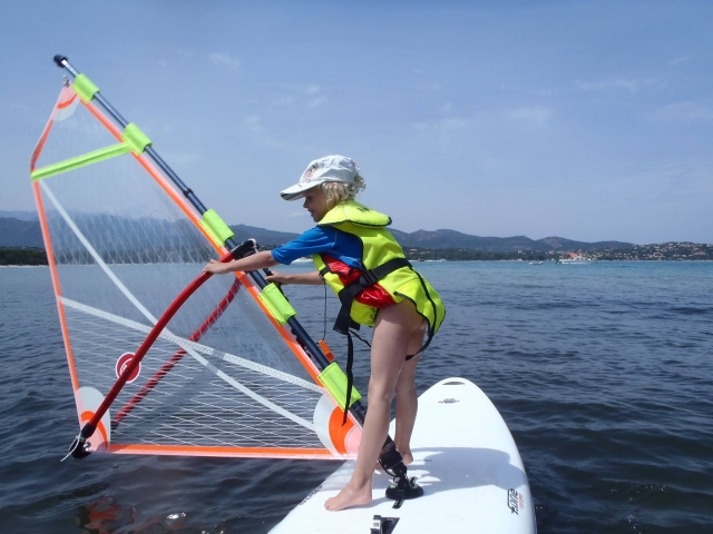  Mantenere l'equilibrio sul windsurf 