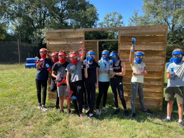 Joueurs de paintball enfant 
