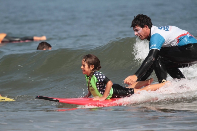  Children's surf lessons with the instructor 