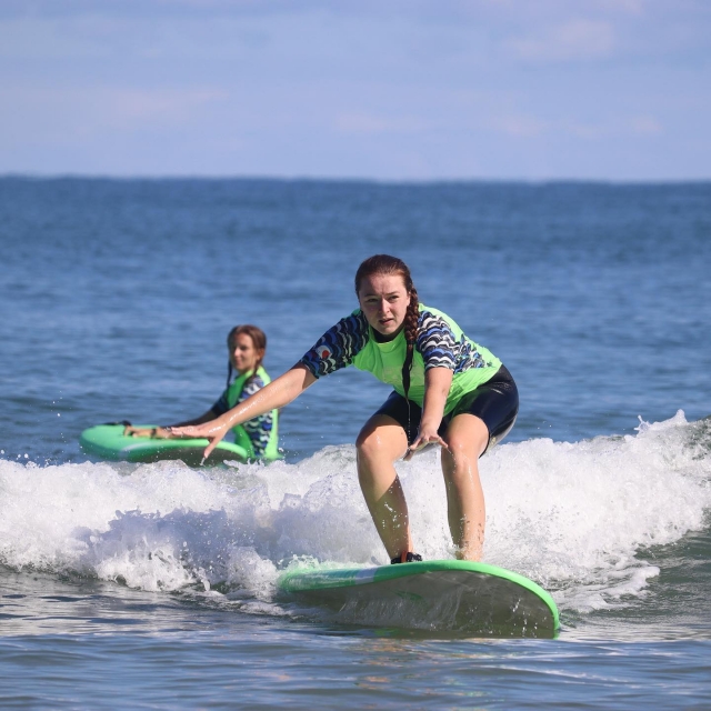  Surfeando en la ola