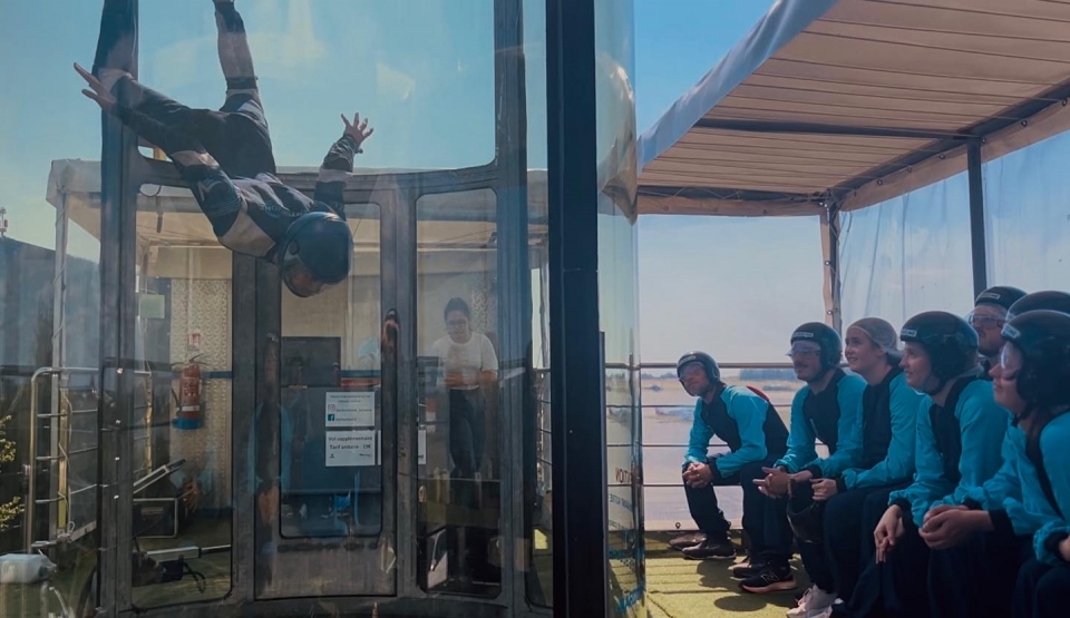  Simulador de voo em queda livre 