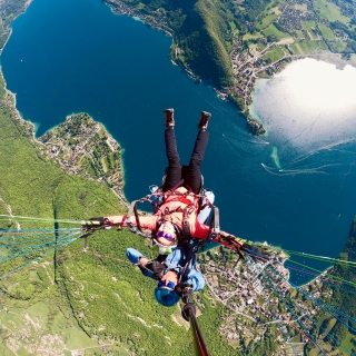 Akrobatischer Gleitschirmflug am Lake Annecy 25 Min