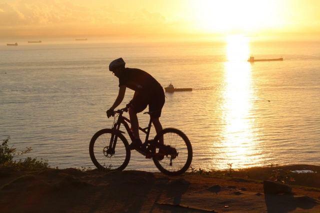  Lapierre Overvolt mountain bike under sunset of the sun