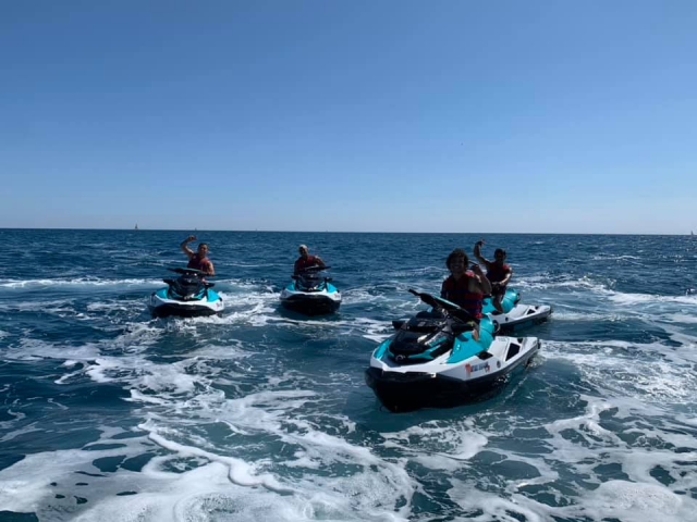  Jet ski group at sea 