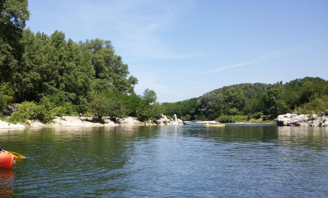 Belo rio de Ardèche in Motion 