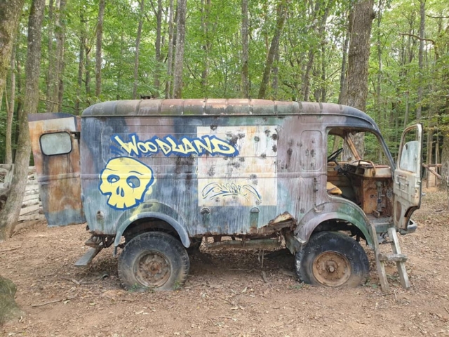  Worn truck 