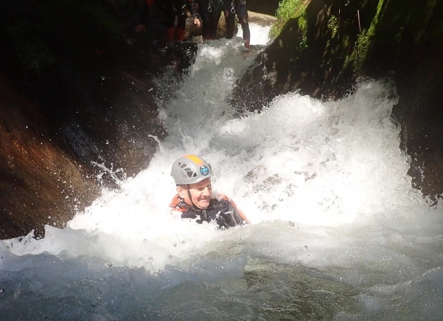  Envuelto en el torrente del cañón 