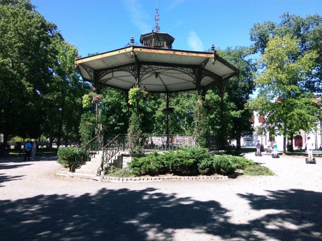 Quiosco en el parque de Dax 