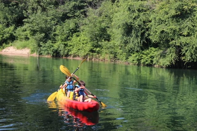  Nós remar para voltar para a base!