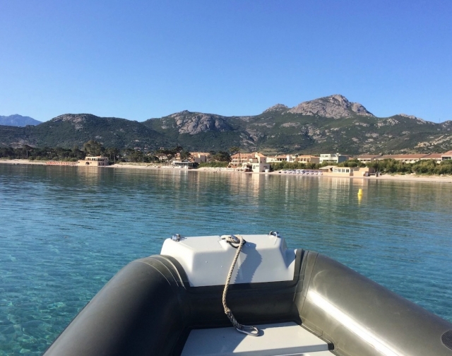  Agua turquesa de Calvi. 