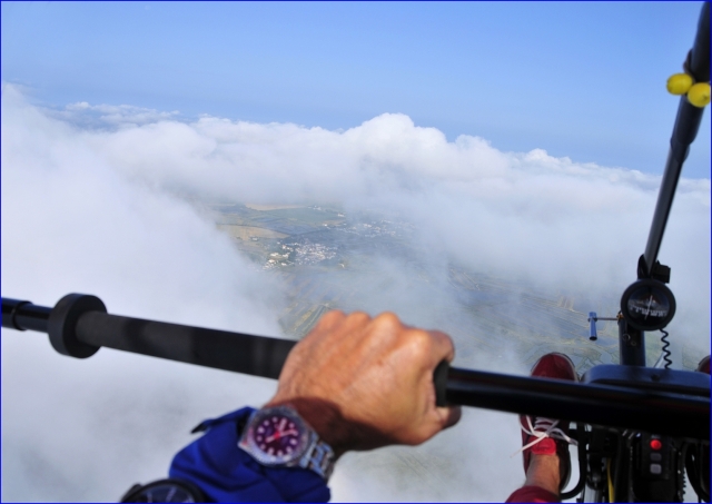 Vol dans les nuages