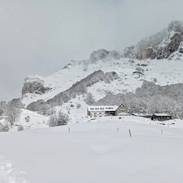  Magnifico paesaggio innevato 