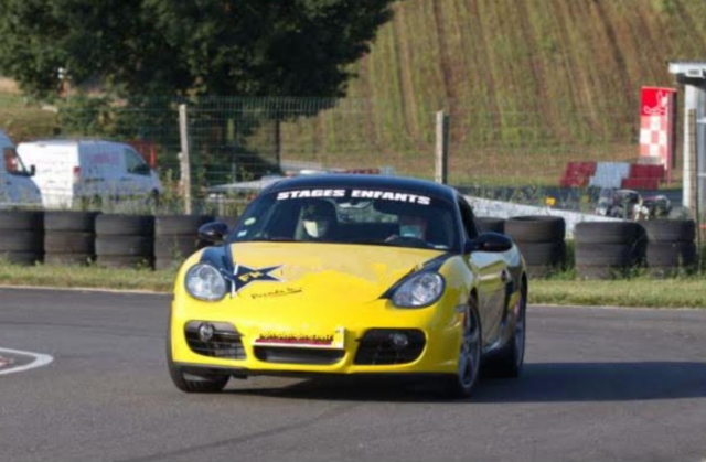  Velocidade e adrenalina no Porsche Cayman 