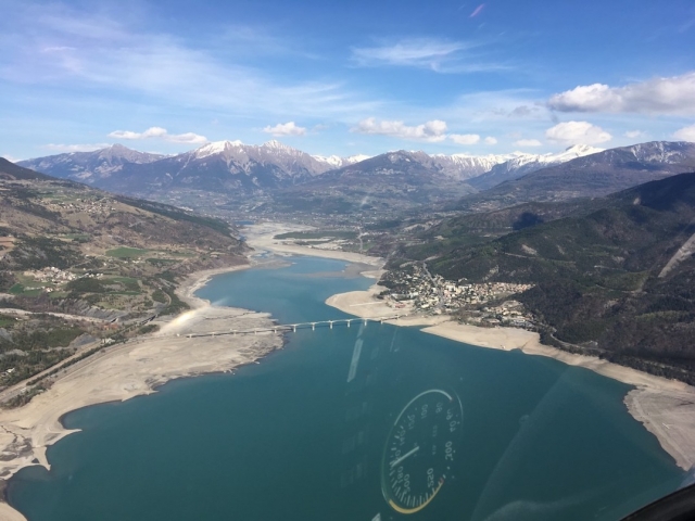  Lago di Serre-Ponçon. 