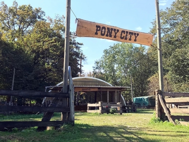 Pony-Reitzentrum 