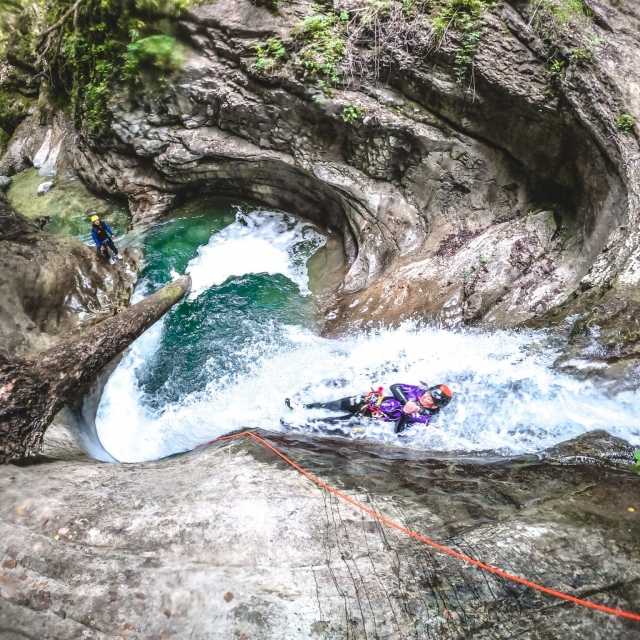  Magnifico scivolo naturale nei canyon dell'Isère 