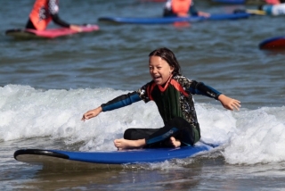 Curso de surf para niños en la playa de St-Jean 5x1h30