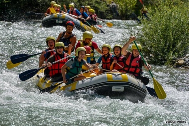  Scoperta del rafting a Castellane. 