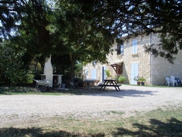  Ammirazione del piccolo borgo a cavallo.