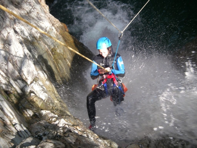 Une Journée Canyoning pleine de Sensations fortes 