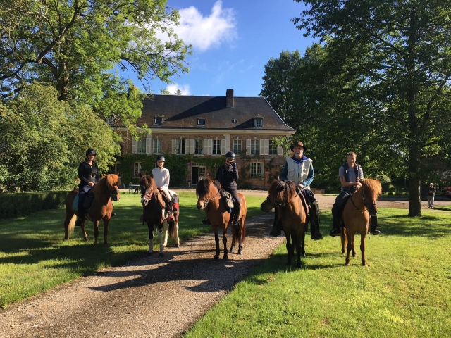 Departure for the day horseback riding 
