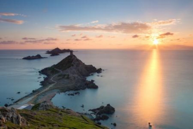 Magnífica puesta de sol en el archipiélago de las Islas Sanguinarias 