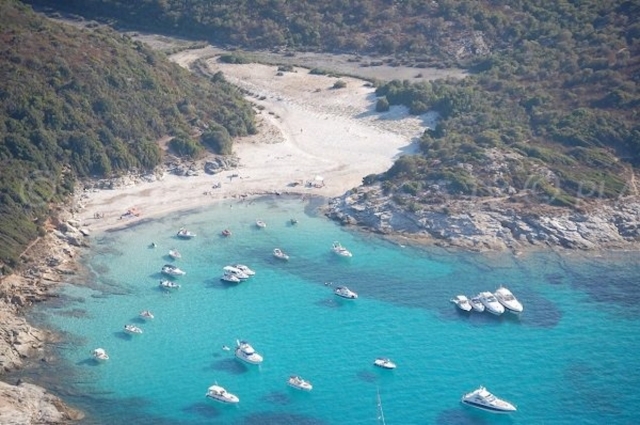  A praia de Lotu em Saint Florent.