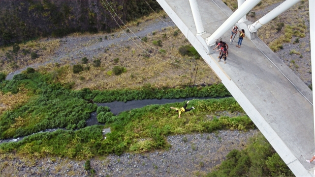 Pendulum jump in Réunion 