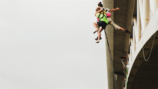  Tandem pendulum jump 