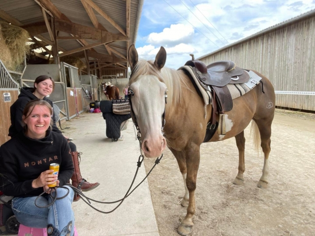  Avant le départ pour la randonnée à cheval 
