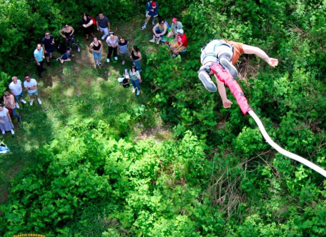 Un saut spectaculaire à Luz Saint Sauveur.