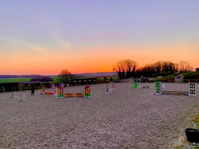  Nosso centro equestre em Vigny. 
