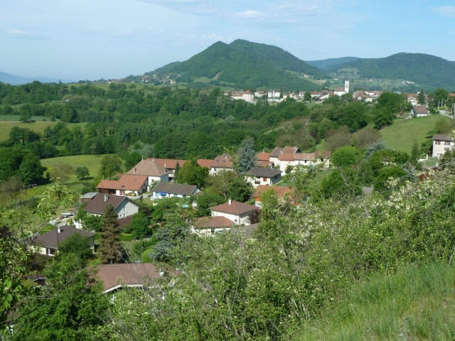  Piccolo villaggio rurale nell'Isère 