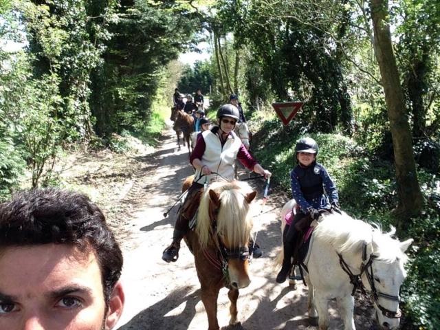 Ponyreiten in der Normandie 