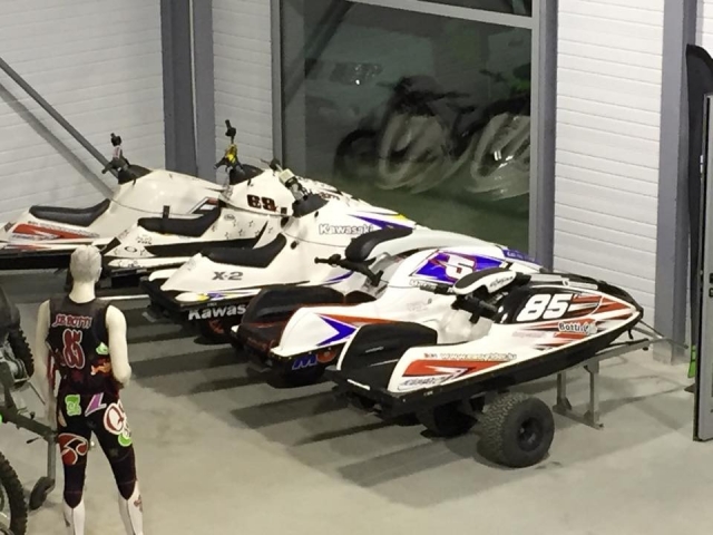 Nos jetskis.