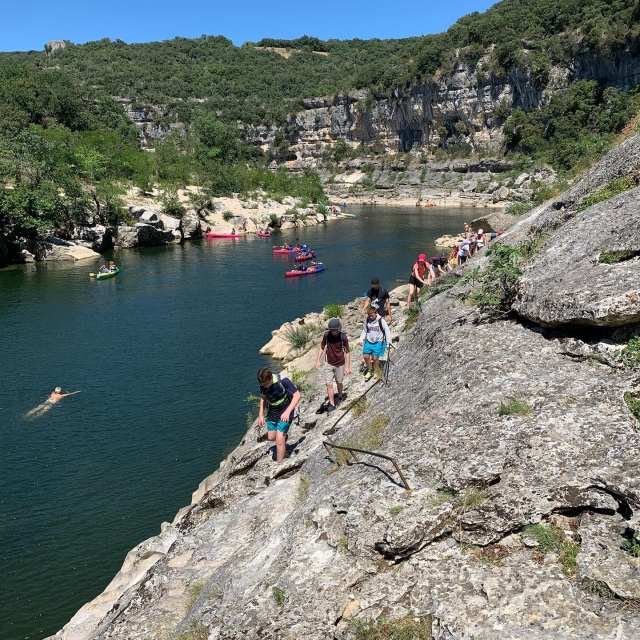  Todos en fila india en la Vía Ferrata