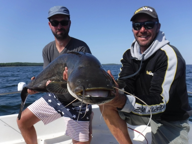  Pesca con gli amici a Sanguinet 